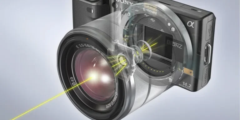 eLearning animation of a camera training how Translucent Mirror Technology works.
